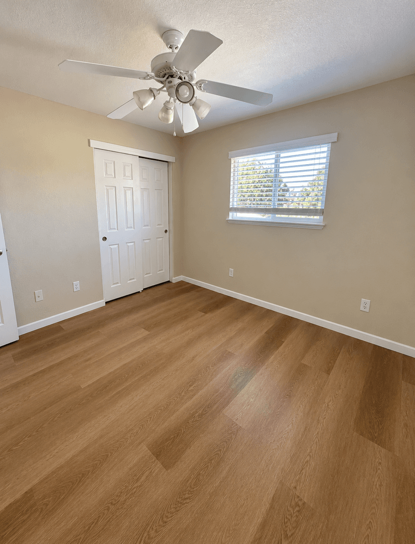 Roseville Townhome: 854 Shearer Street