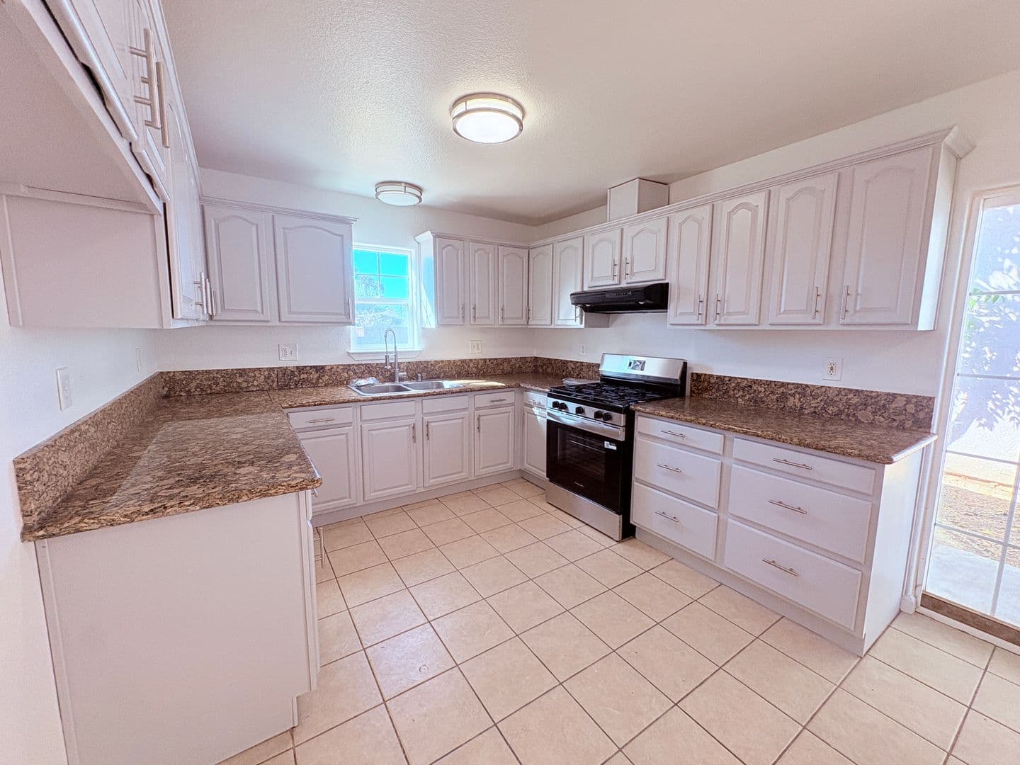 Sacramento House: 1405 Nogales Street
