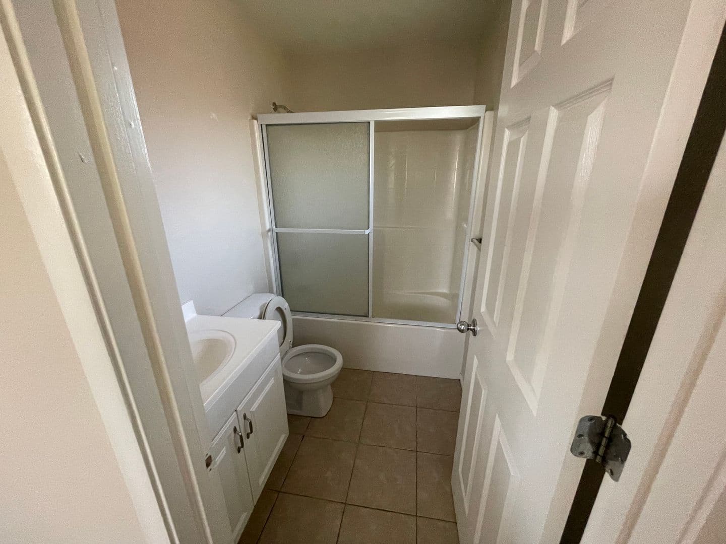 Roseville House: 854 Shearer Street #A