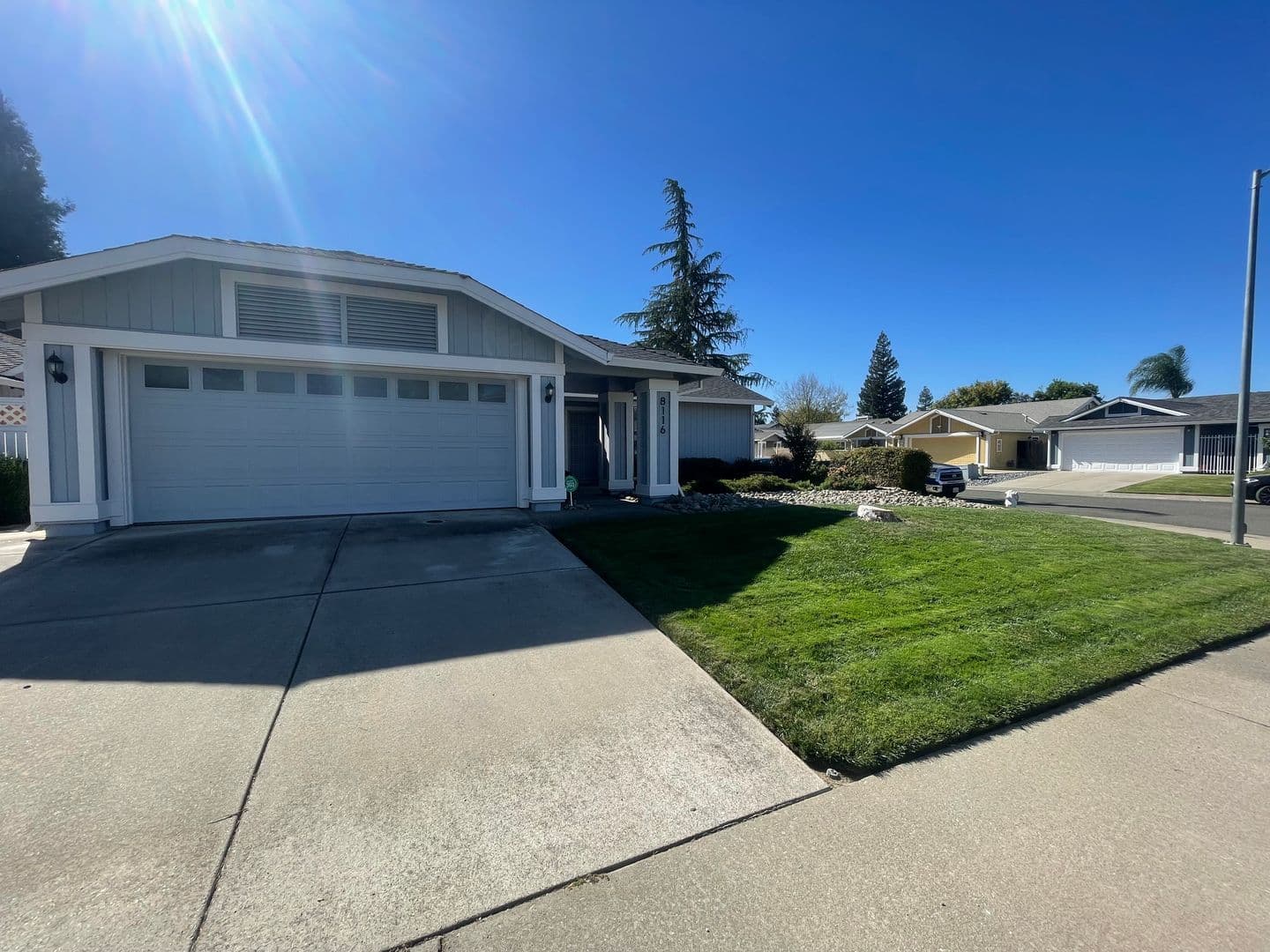 Sacramento House: 8116 Darien Circle