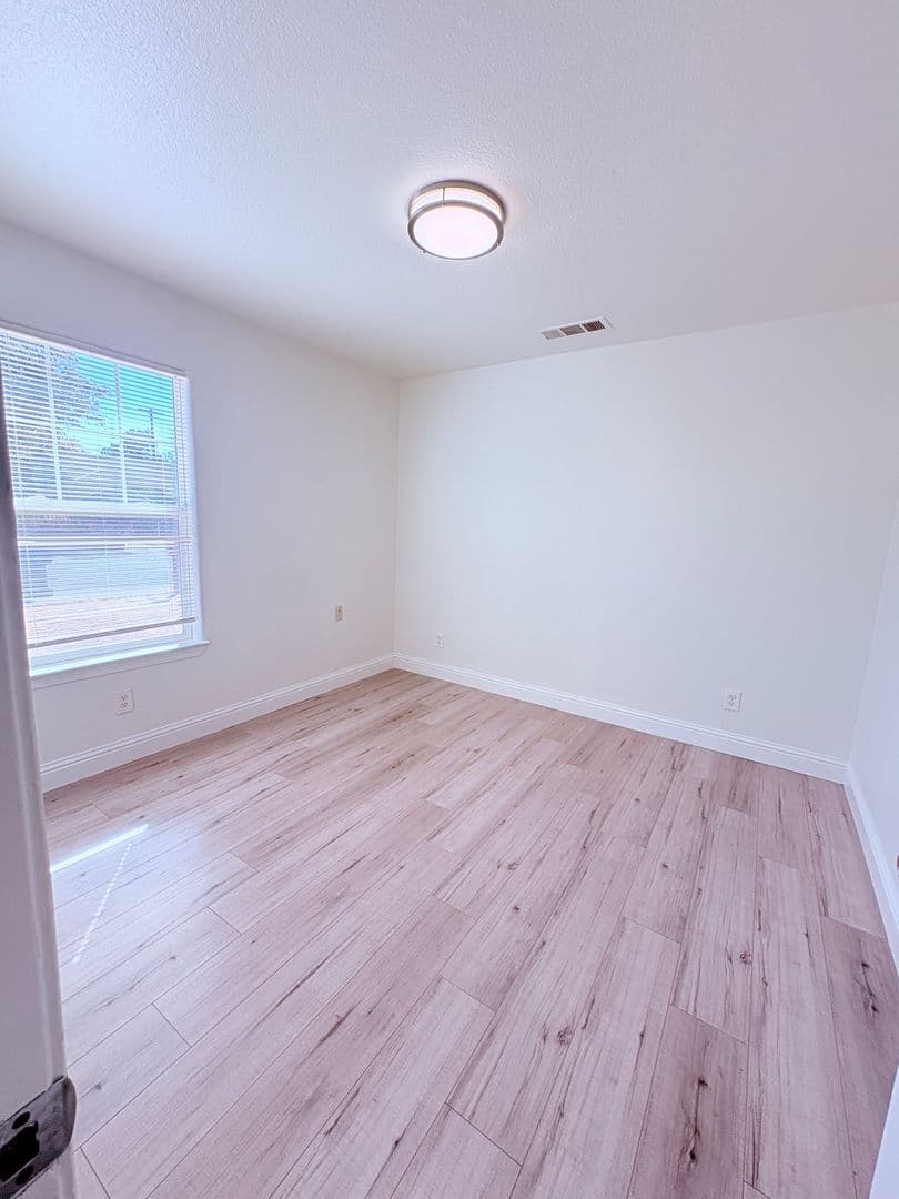 Sacramento House: 1405 Nogales Street