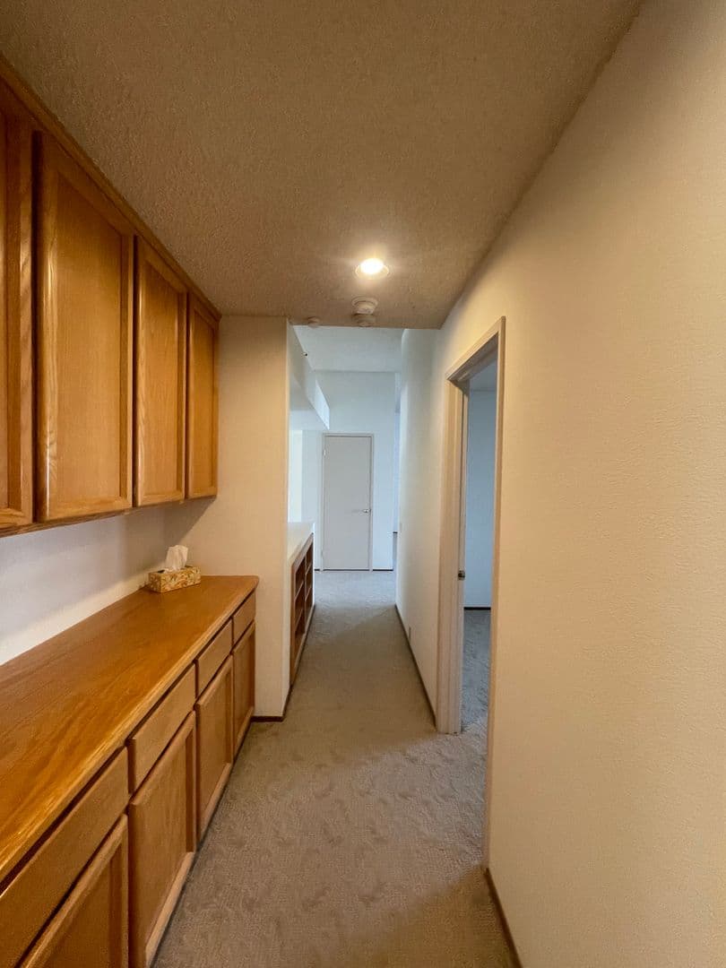 Sacramento House: 8116 Darien Circle