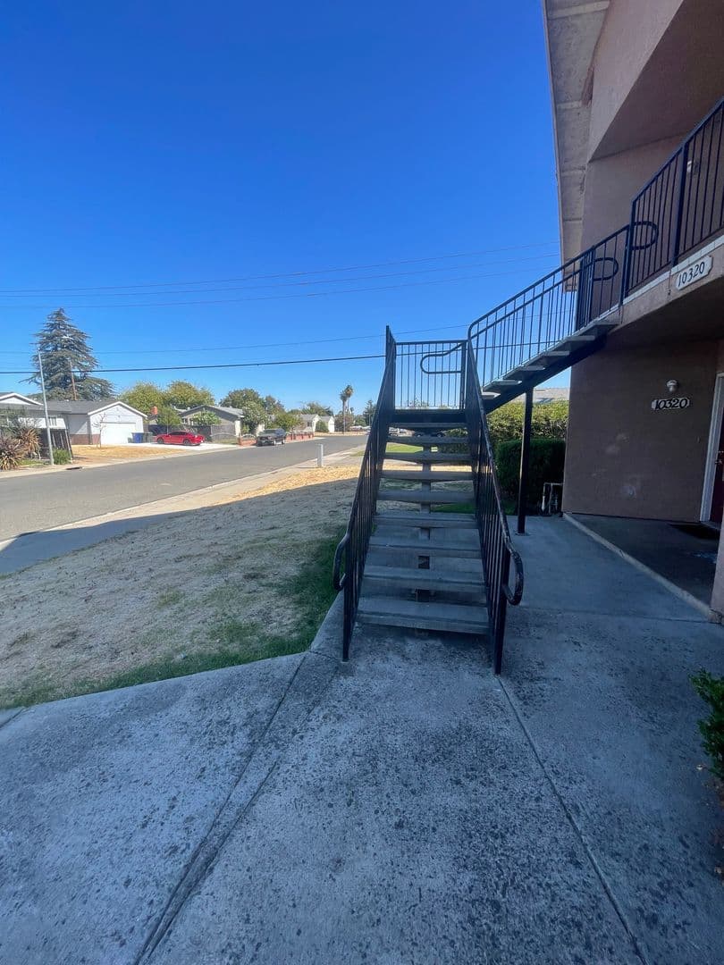 Rancho Cordova Apartment: 10320 Birmingham Way #3
