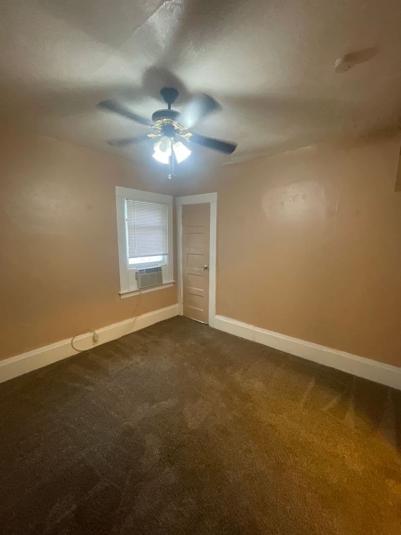 Sacramento Apartment: 521 T Street #B