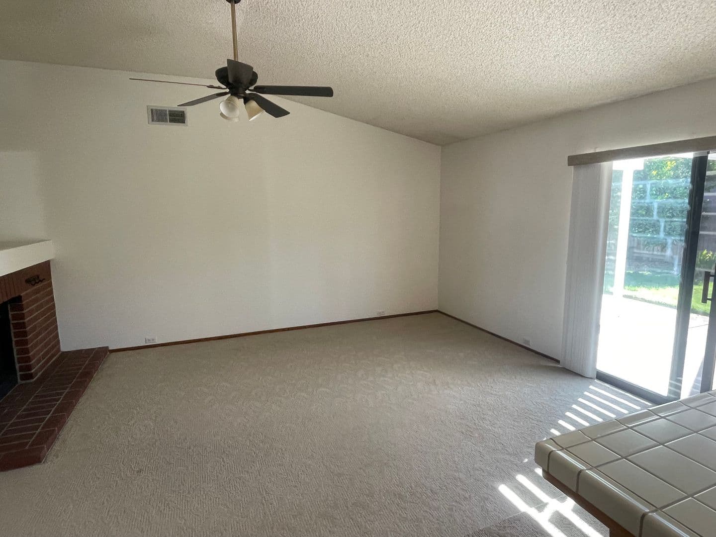 Sacramento House: 8116 Darien Circle