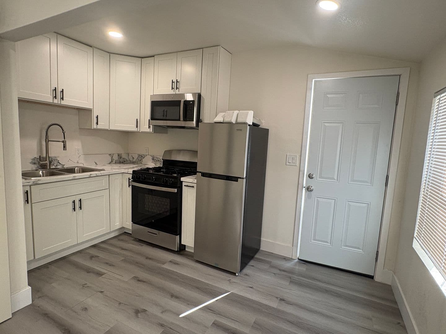 West Sacramento Apartment: 316 6th Street - #3