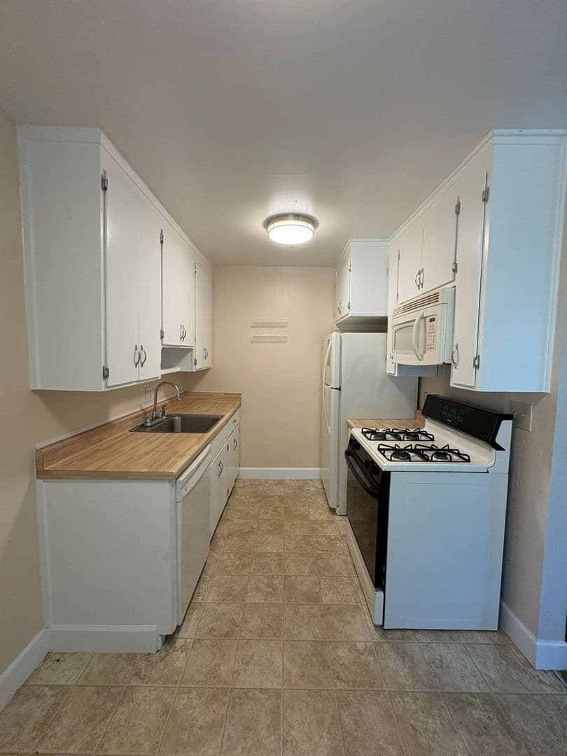 Orangevale Apartment: 6047 Woodminster Circle #1-#28