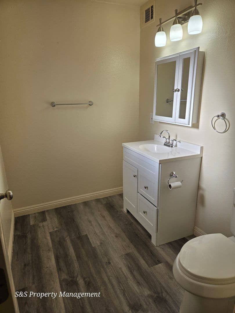 Rancho Cordova Apartment: 2971 Portsmouth Drive #2