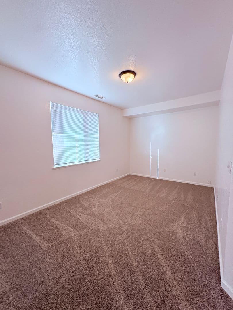 Sacramento House: 80 Spinel Circle