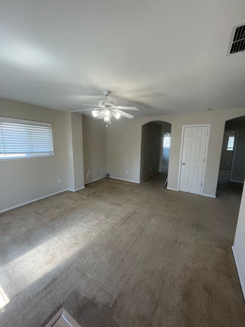 Roseville House: 854 Shearer Street #A