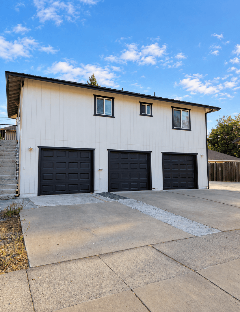 Roseville Townhome: 854 Shearer Street