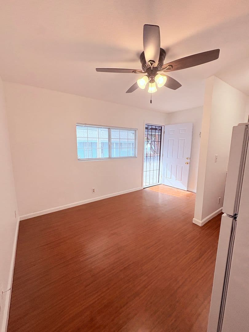 West Sacramento Apartment: 435 Myrtle Ave. #B