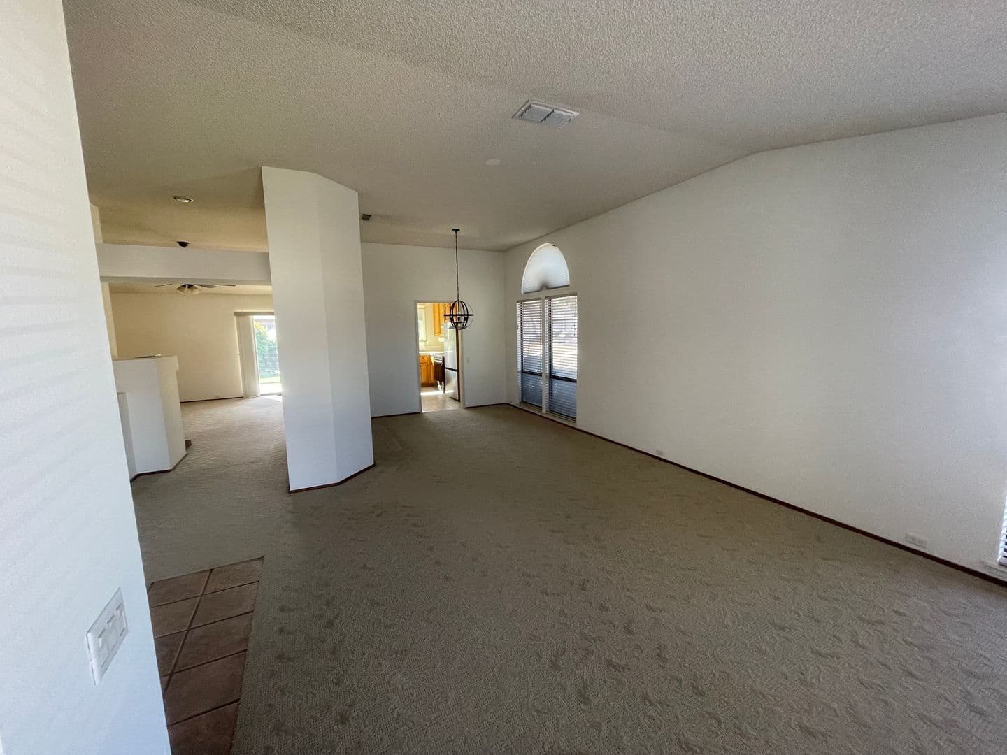 Sacramento House: 8116 Darien Circle