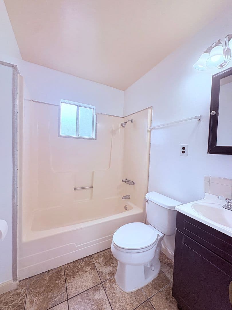 West Sacramento Apartment: 437 Myrtle Ave