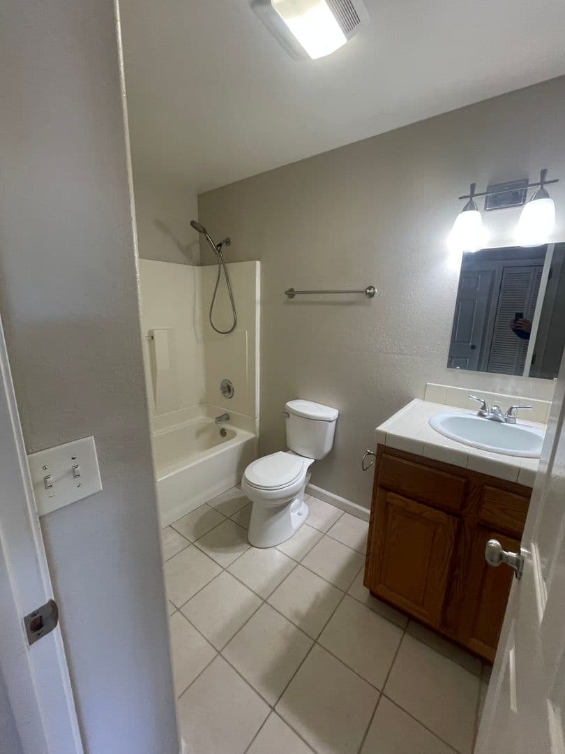 Rancho Cordova Apartment: 10320 Birmingham Way #3