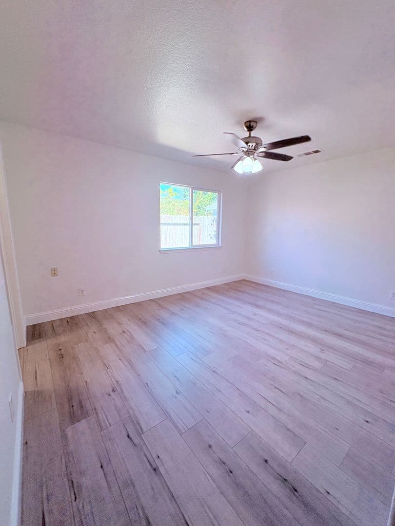 Sacramento House: 1405 Nogales Street