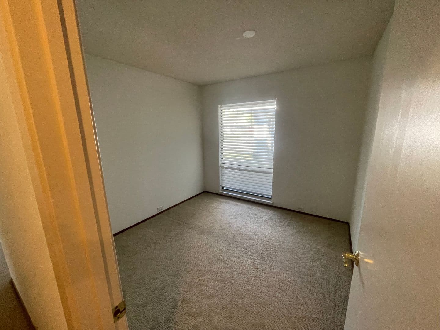 Sacramento House: 8116 Darien Circle
