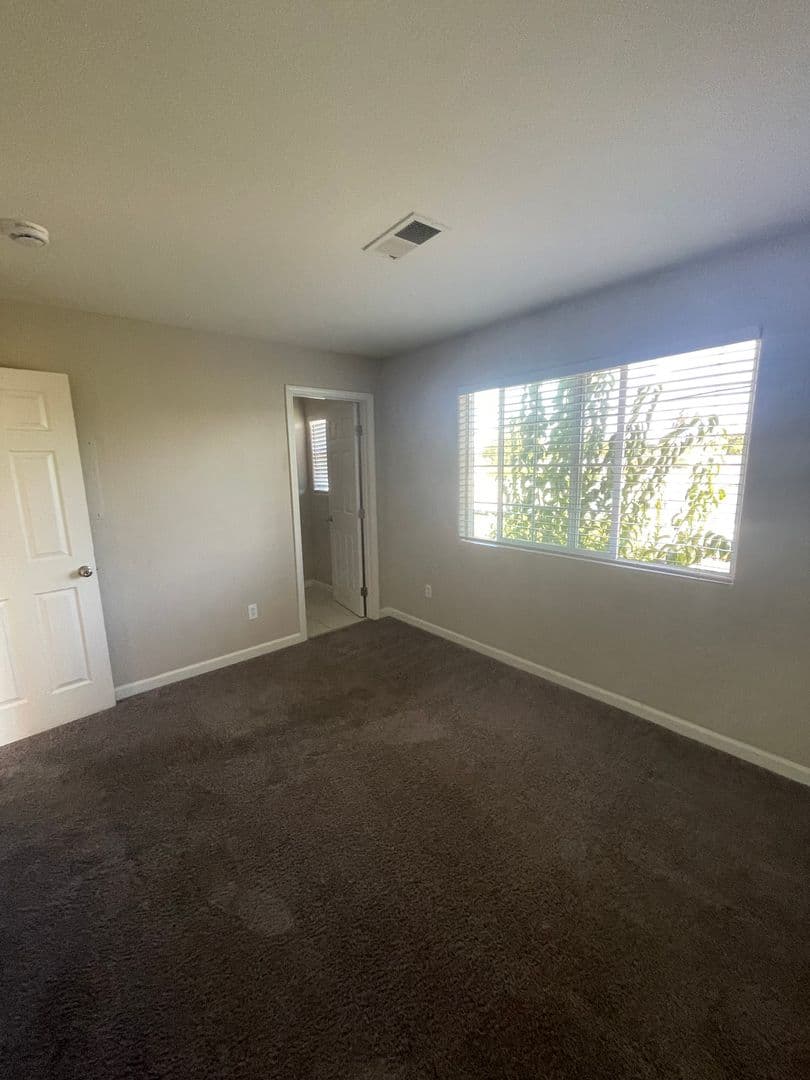 Rancho Cordova Apartment: 10320 Birmingham Way #3