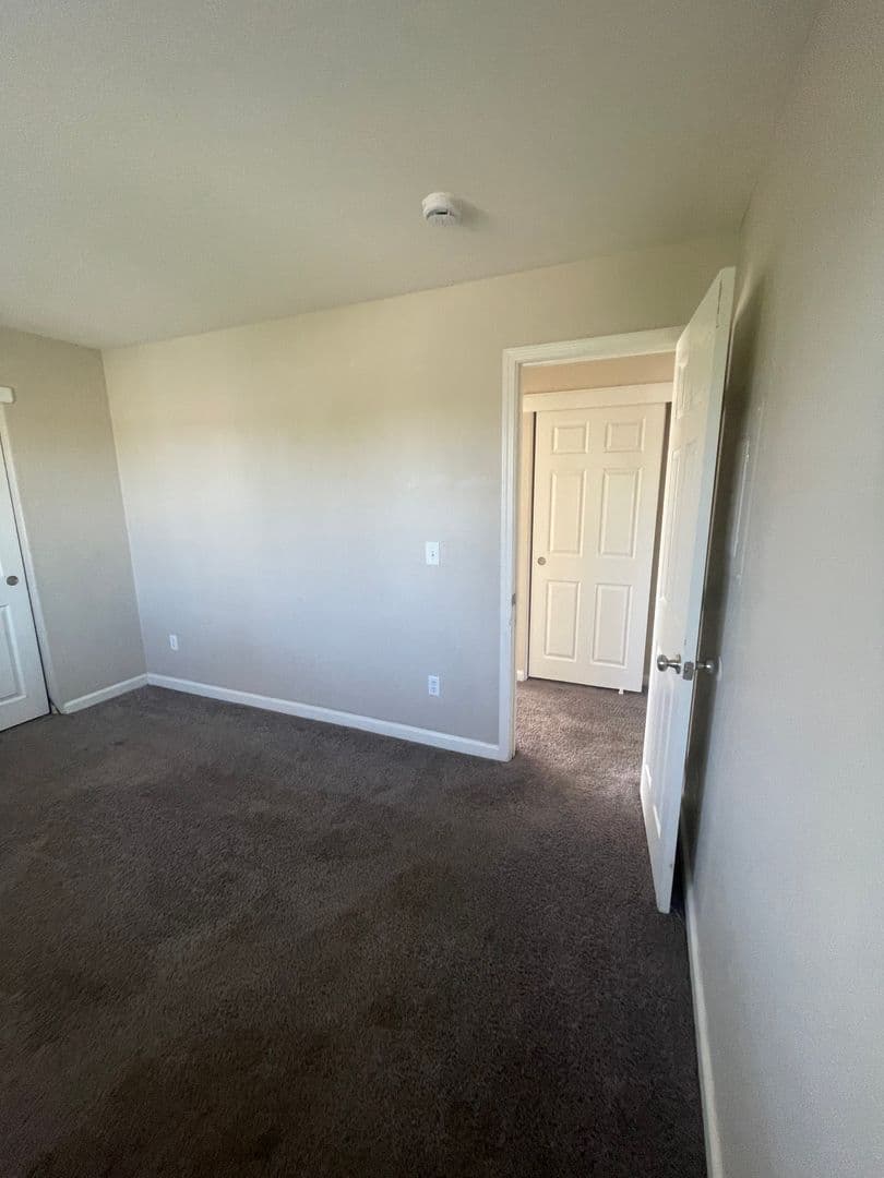 Rancho Cordova Apartment: 10320 Birmingham Way #3