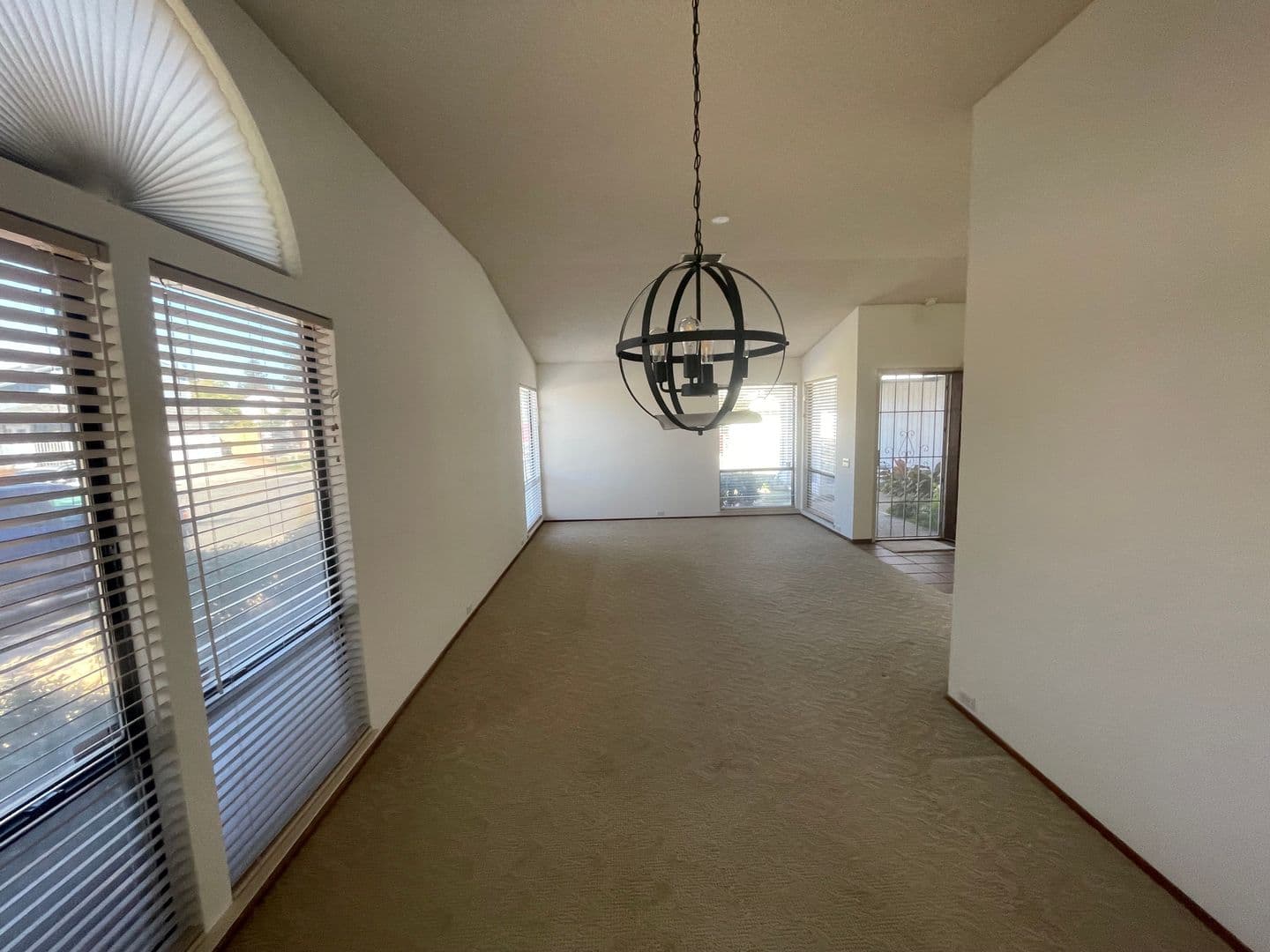 Sacramento House: 8116 Darien Circle
