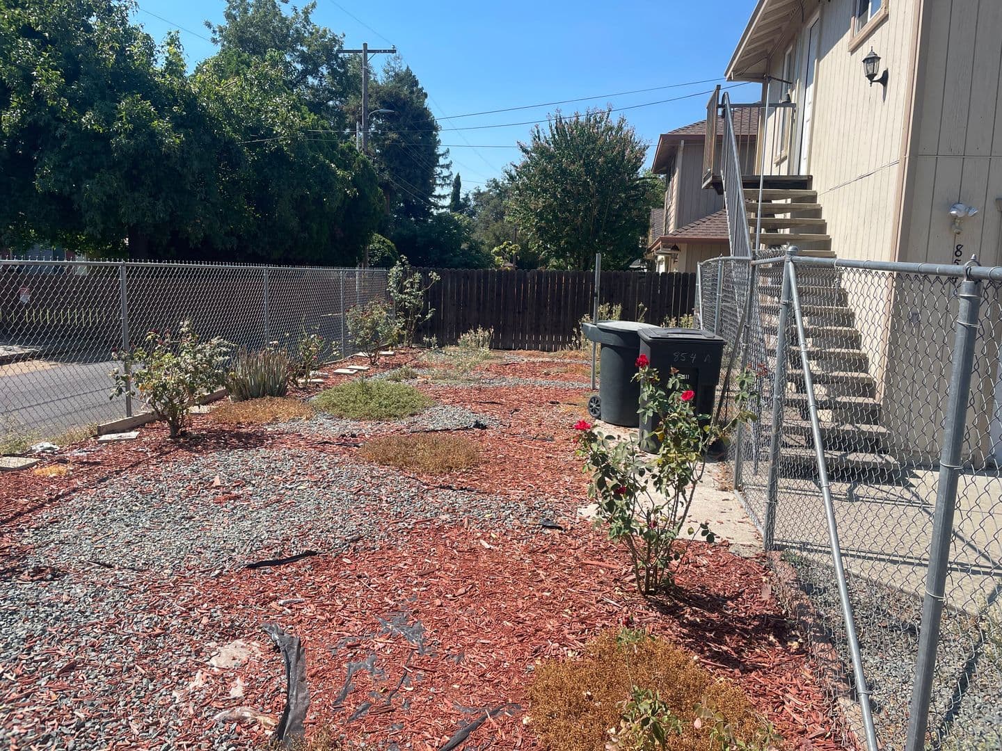 Roseville House: 854 Shearer Street #A