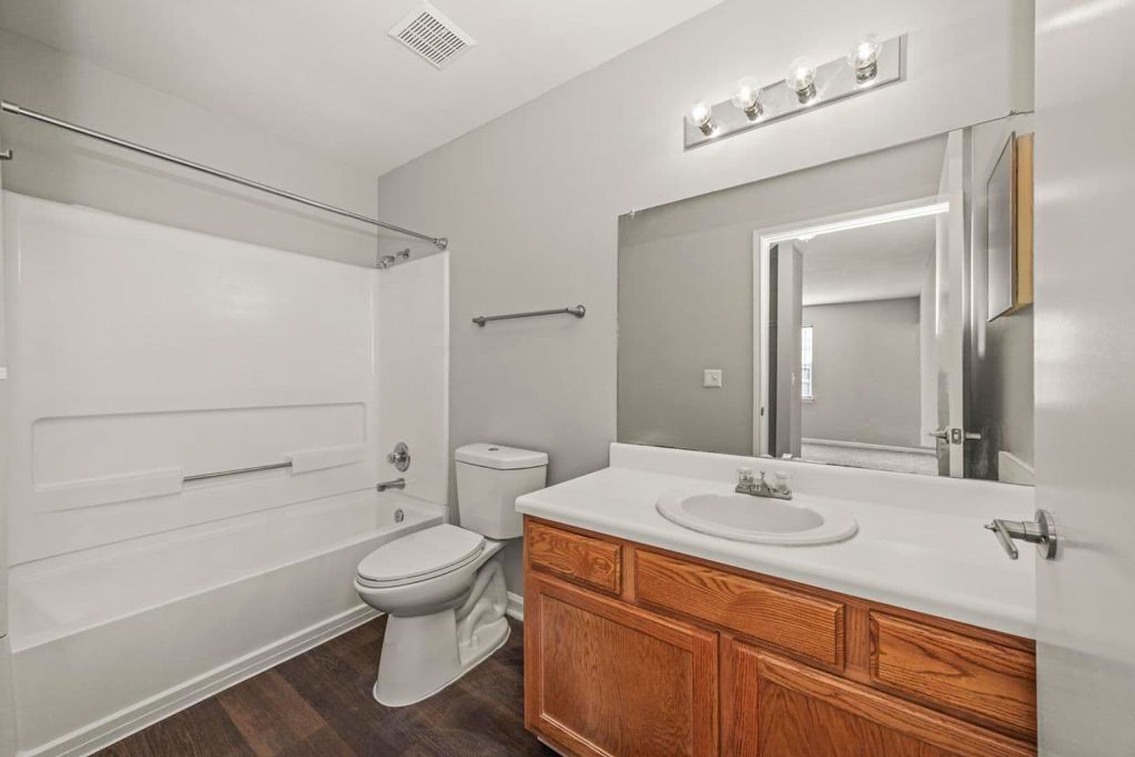 Greenbrier Apartment: 2045 US 41