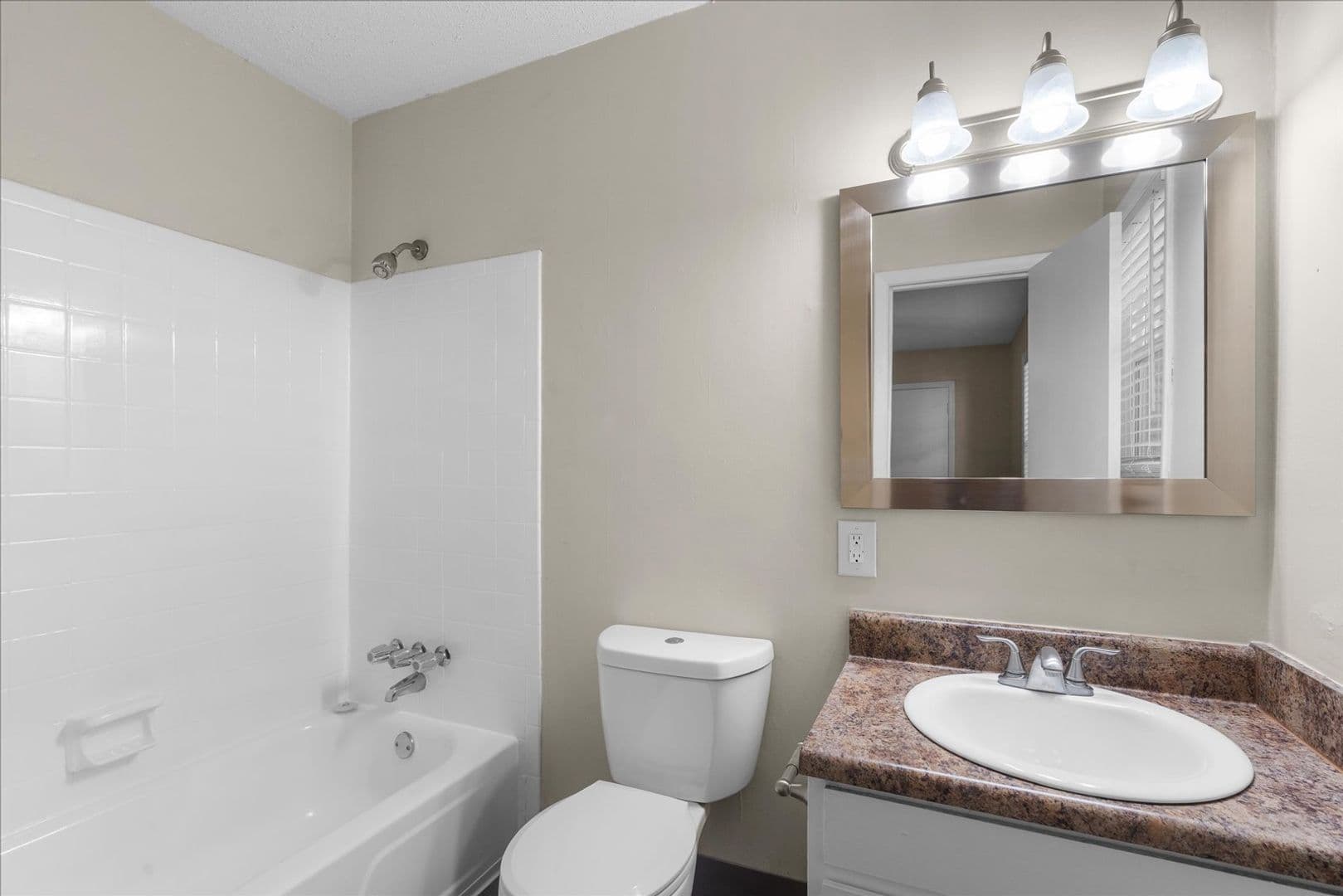 Rome Apartment: 600 Redmond Rd.