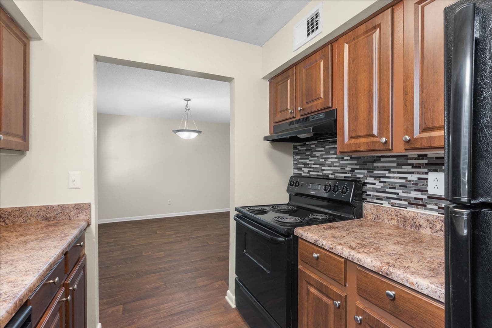 Rome Apartment: 600 Redmond Rd.