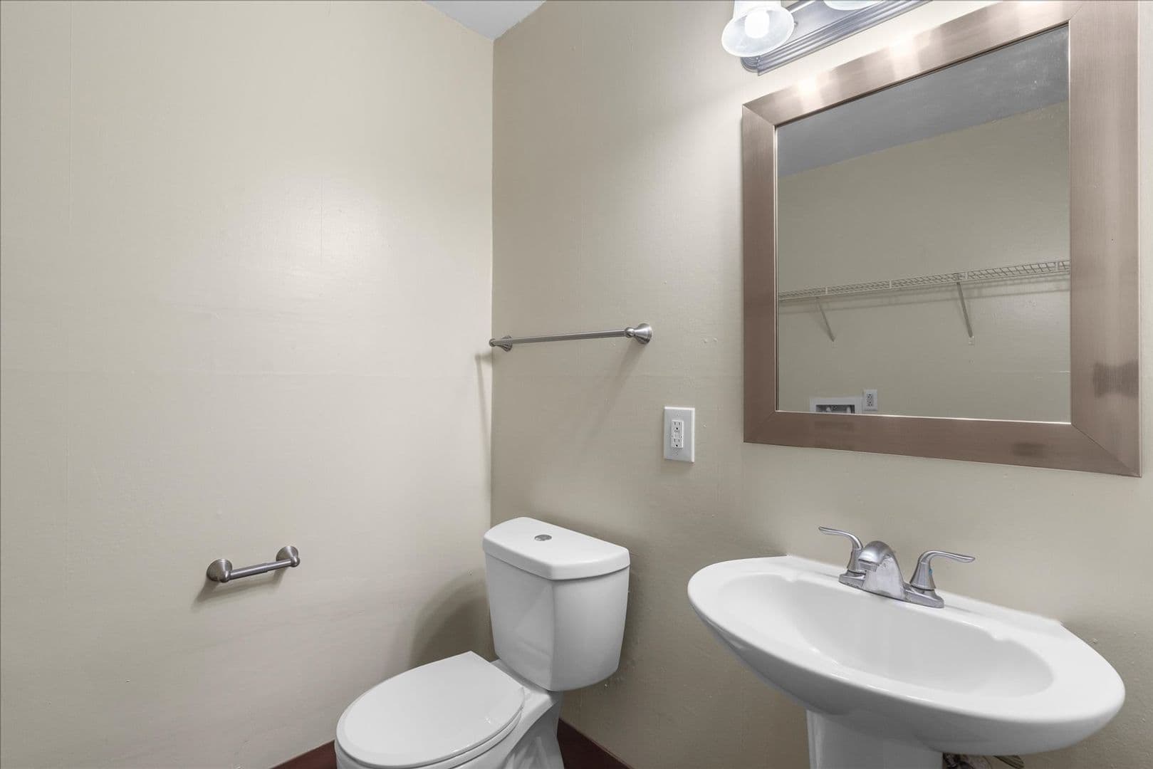 Rome Apartment: 600 Redmond Rd.