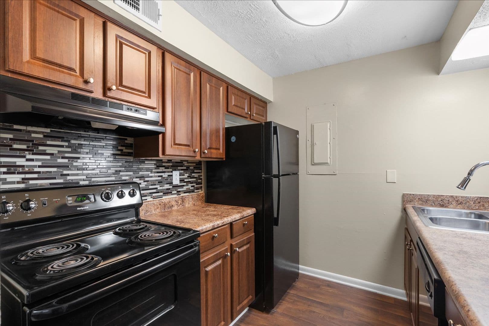 Rome Apartment: 600 Redmond Rd.