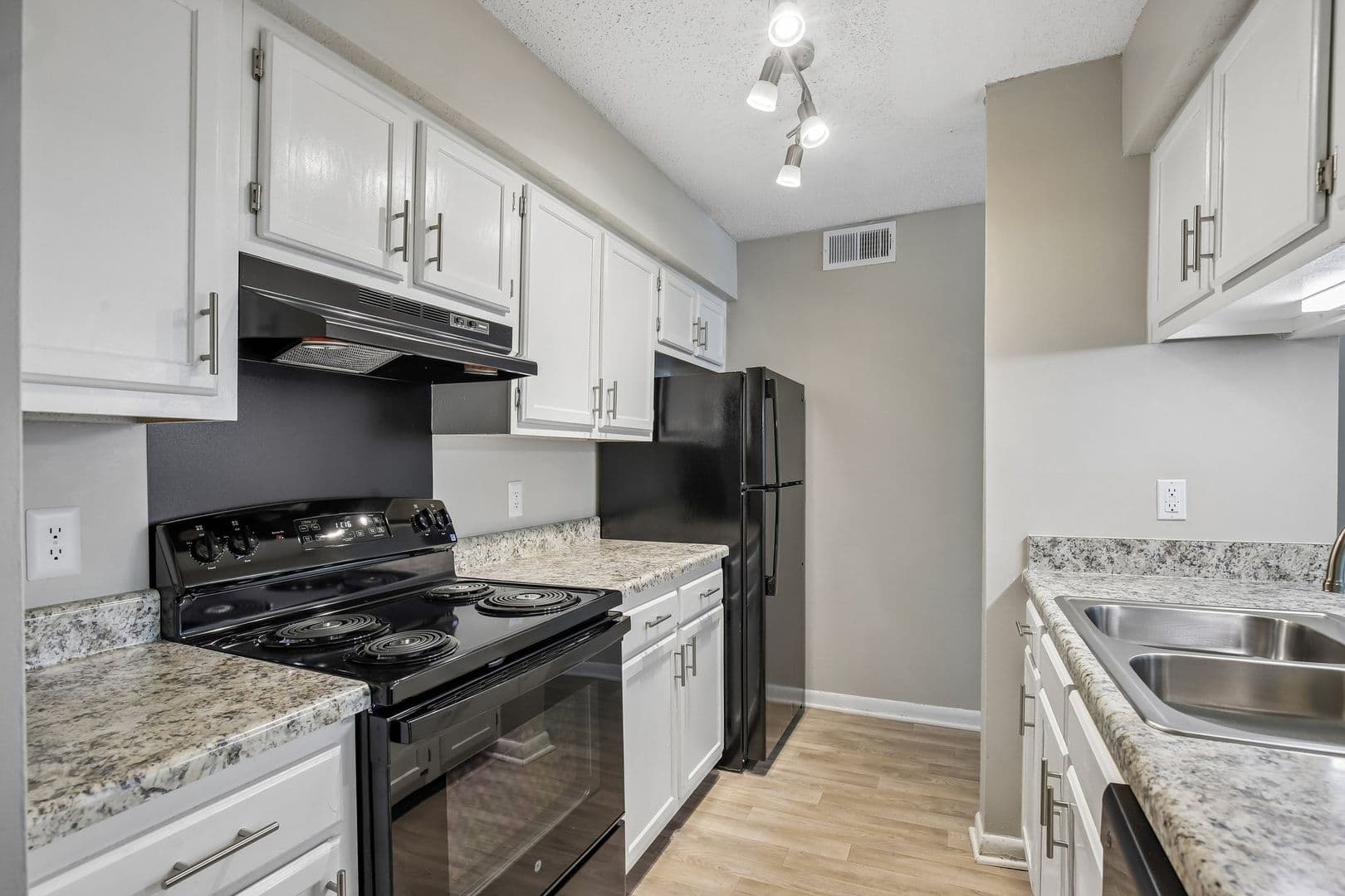 Antioch Apartment: 800 Pebble Creek Cir
