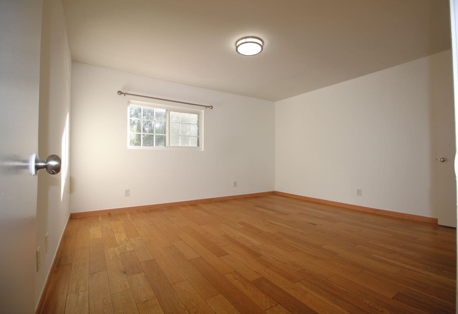 SYLMAR Apartment: 14033 FOOTHILL BLVD.