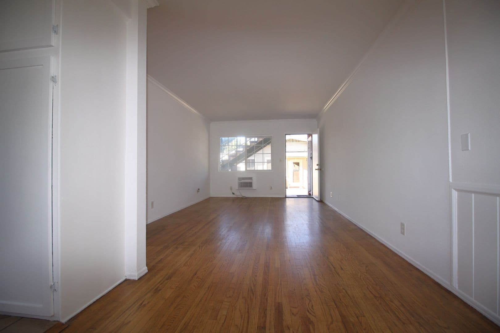 SAN FERNANDO Apartment: 326 MACNEIL ST