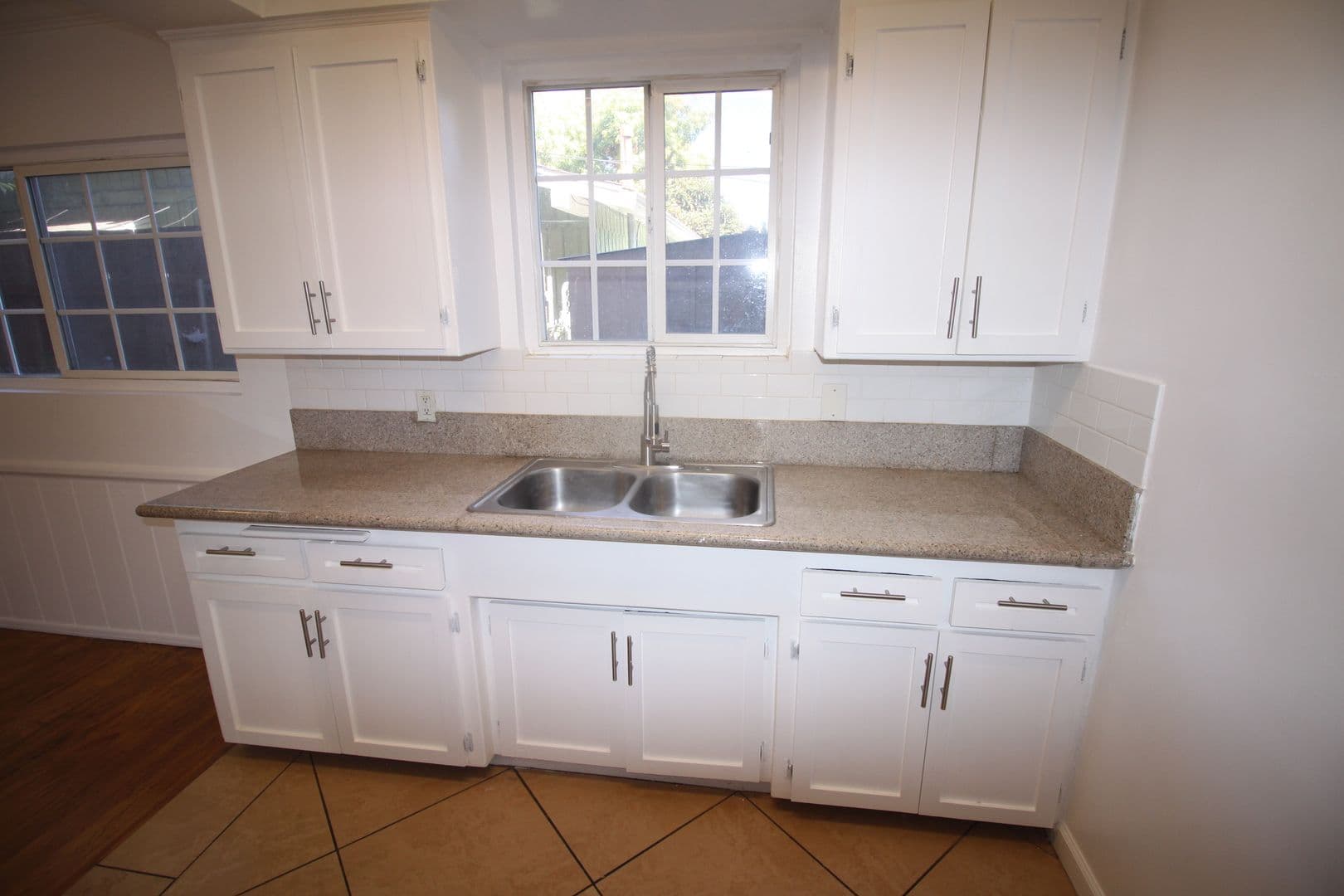 SAN FERNANDO Apartment: 326 MACNEIL ST
