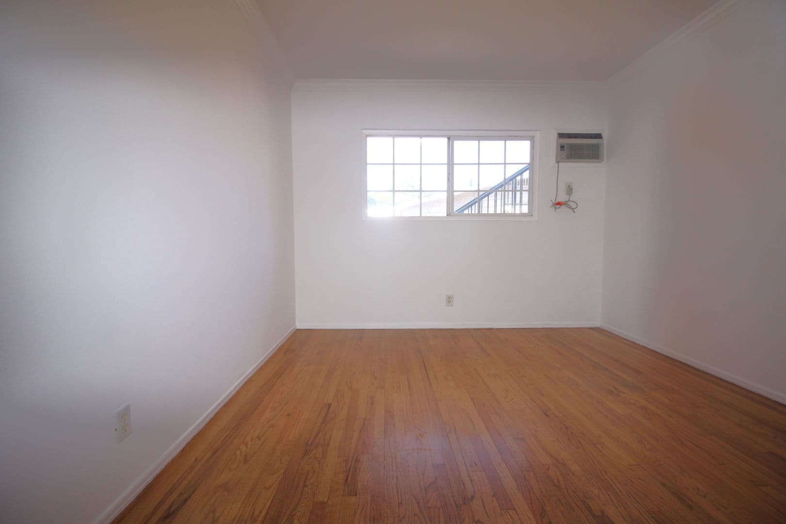 SAN FERNANDO Apartment: 326 MACNEIL ST