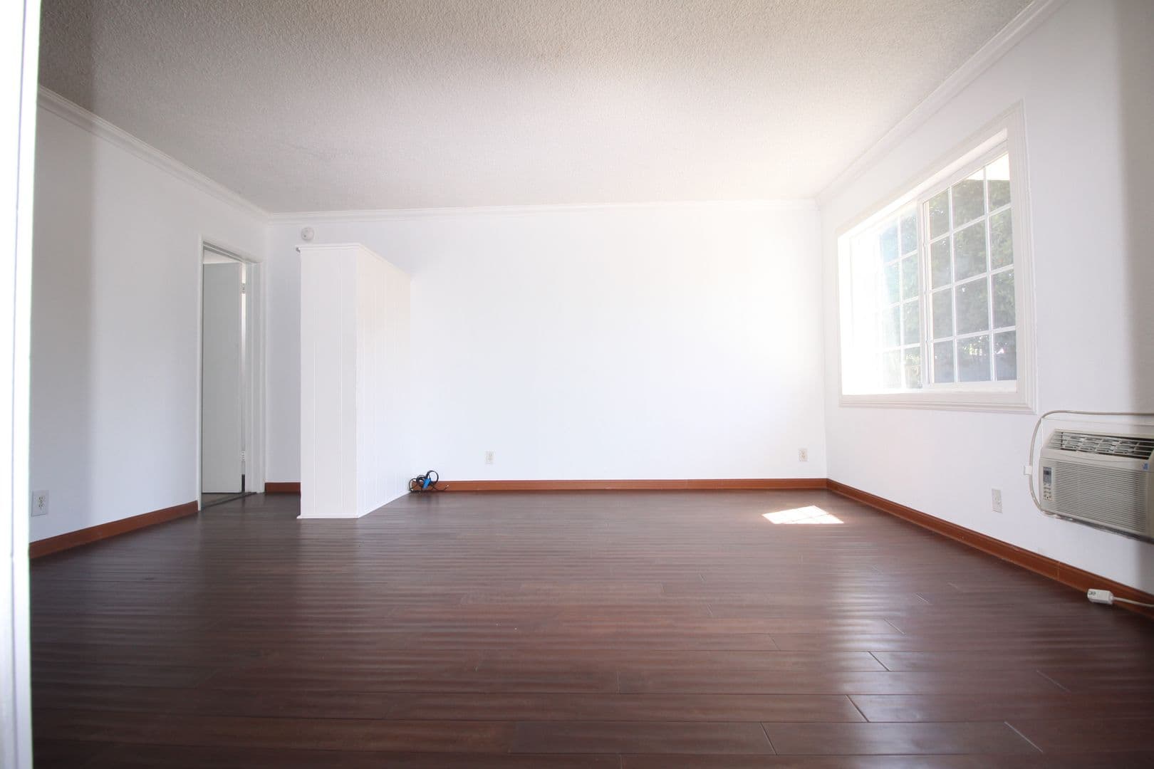 SAN FERNANDO Apartment: 326 MACNEIL ST