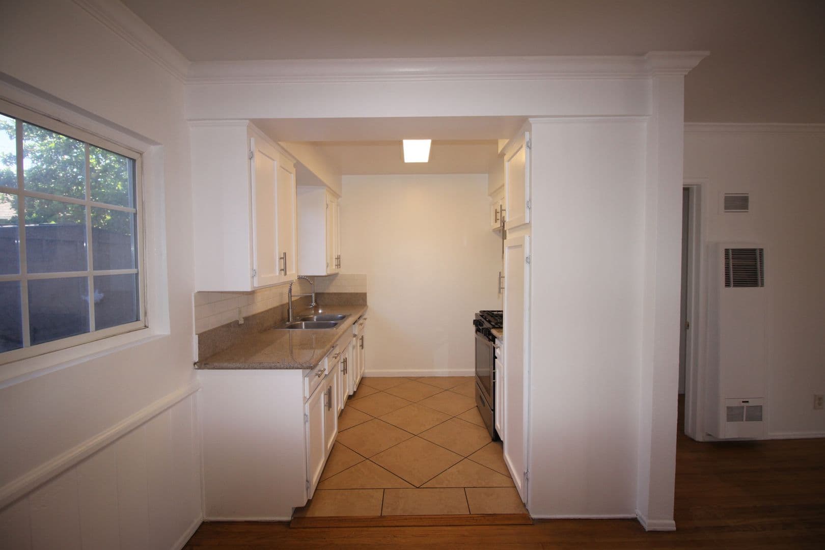 SAN FERNANDO Apartment: 326 MACNEIL ST