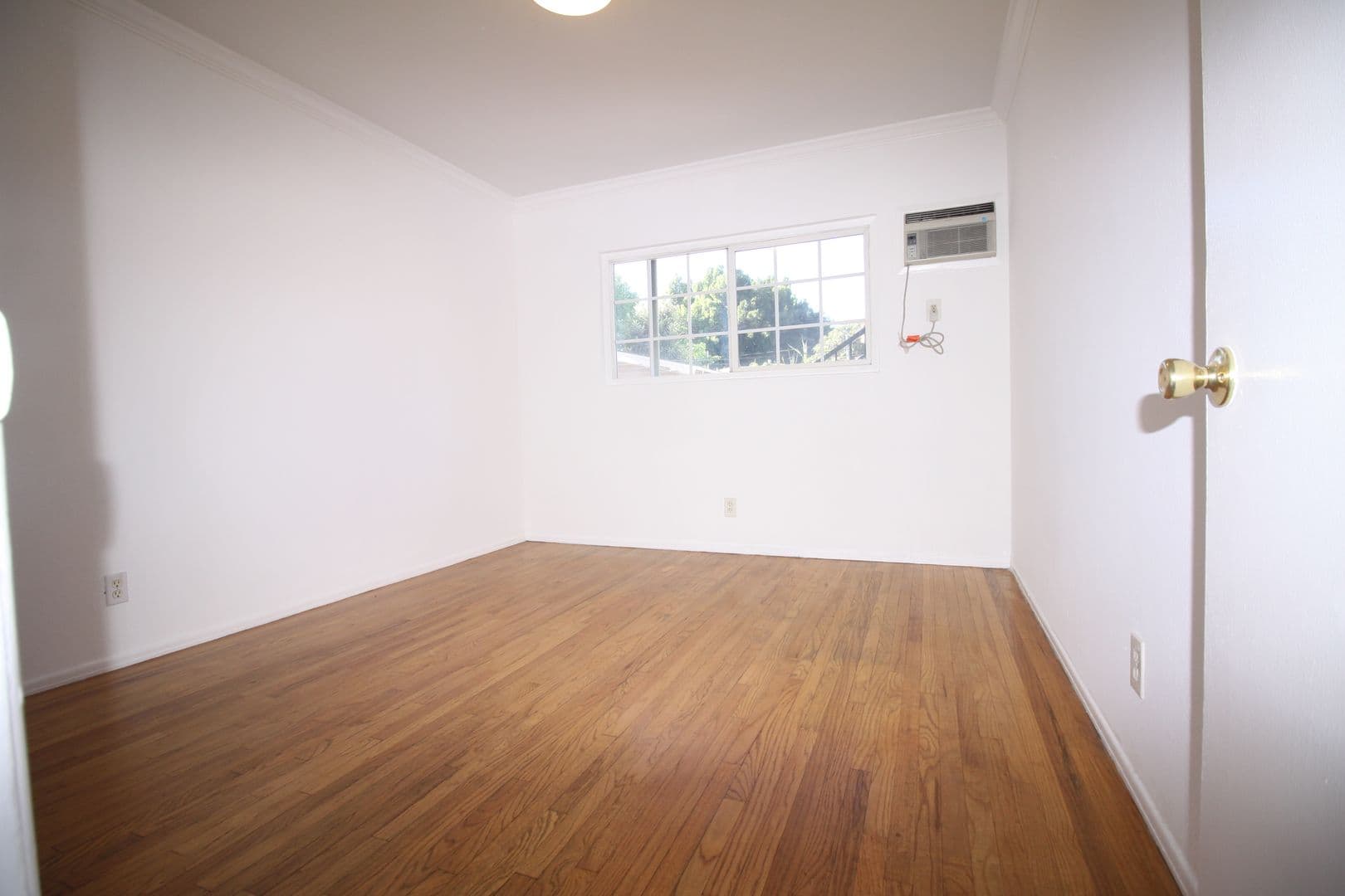 SAN FERNANDO Apartment: 326 MACNEIL ST