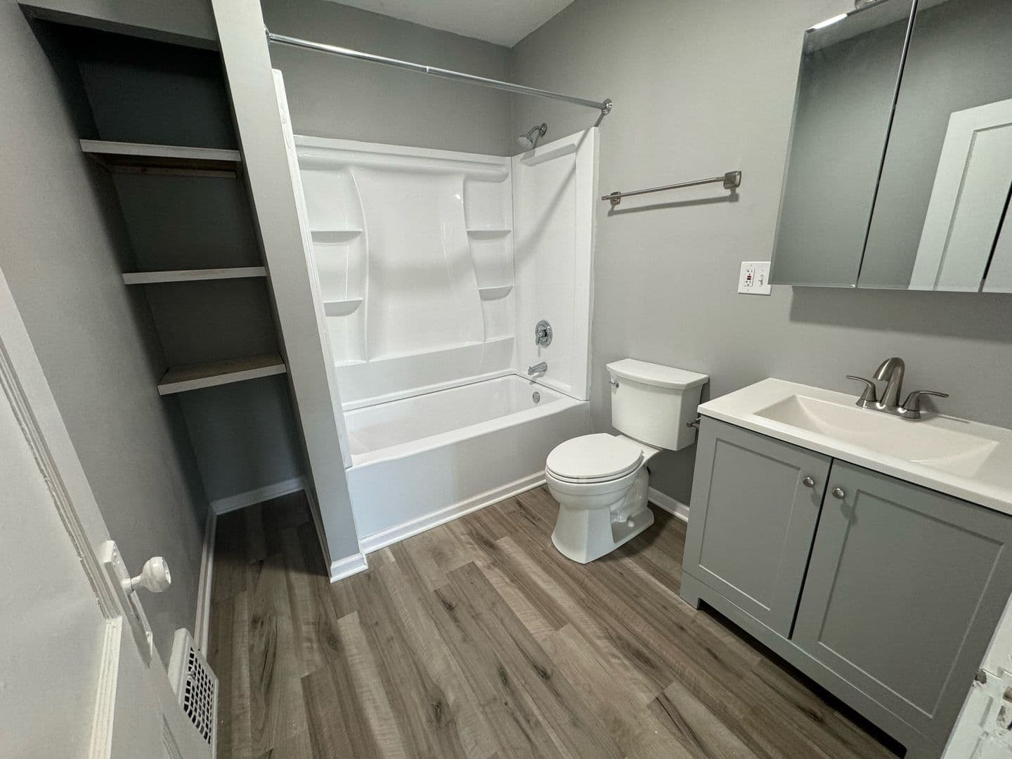 Lorain Apartment: 839 - 841 Allison Ave