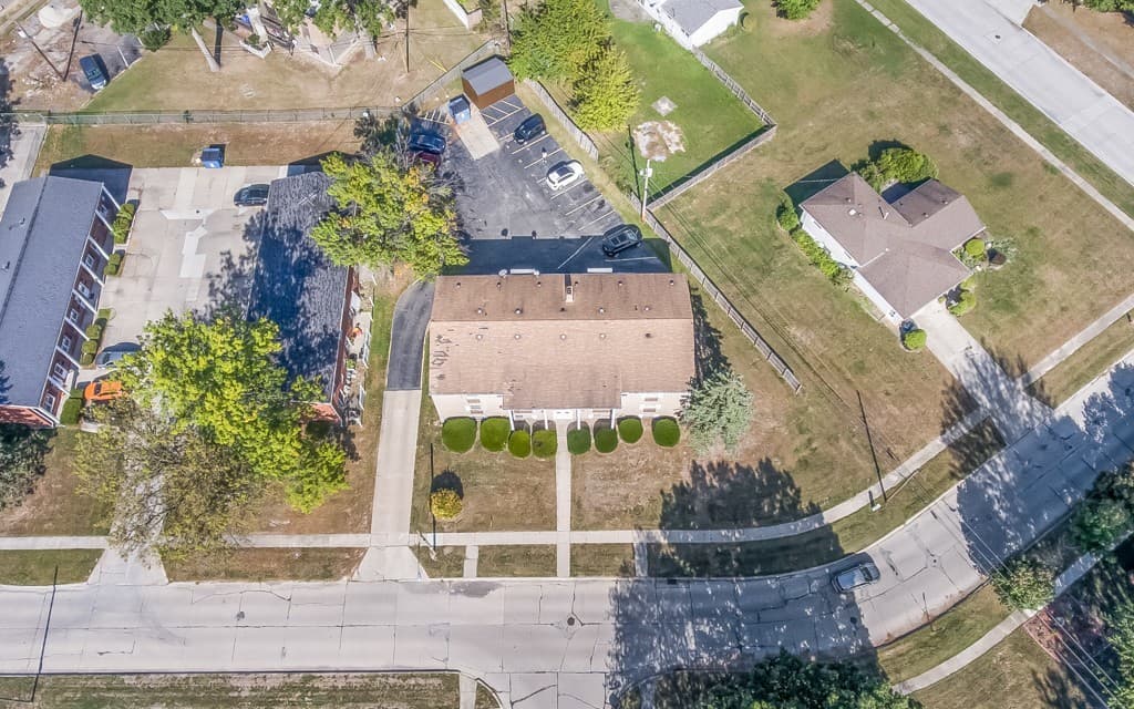 Lorain Apartment: 920 Kingsway Drive