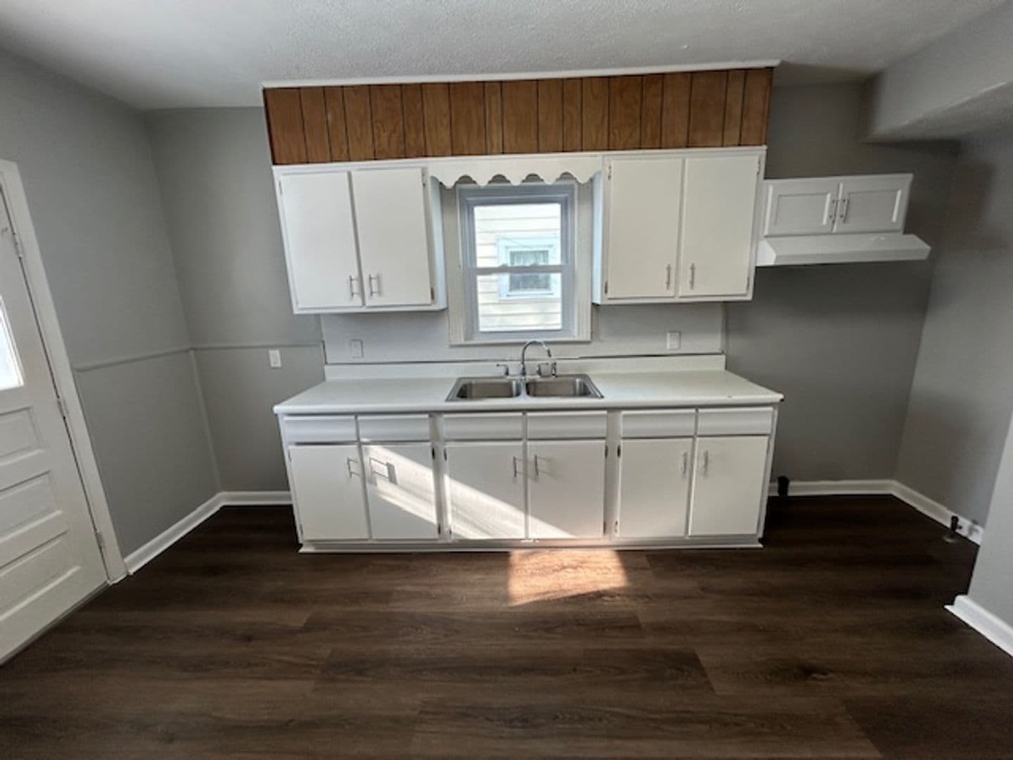 Lorain House: 939 W 22nd Street