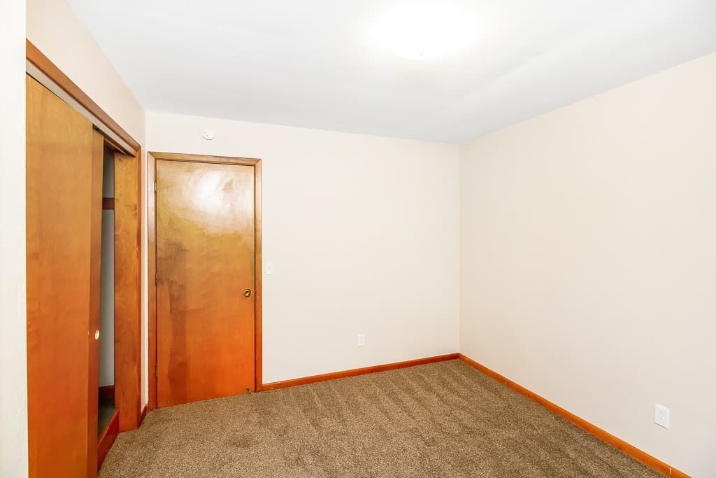 Elyria Apartment: 780 Oberlin-Elyria Rd