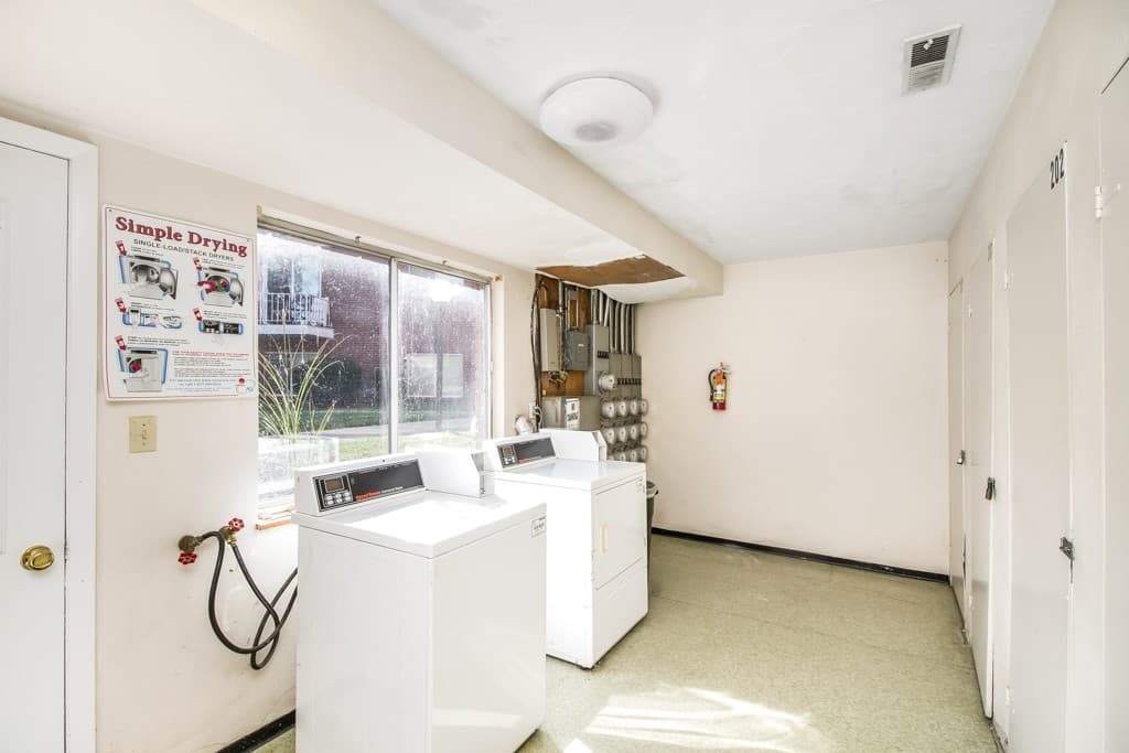 Lorain Apartment: Tower Blvd
