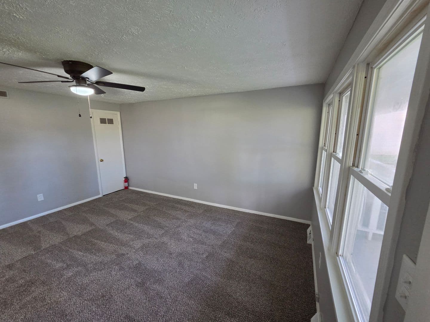 Elyria Apartment: 41547 - 41549 Elmwood St
