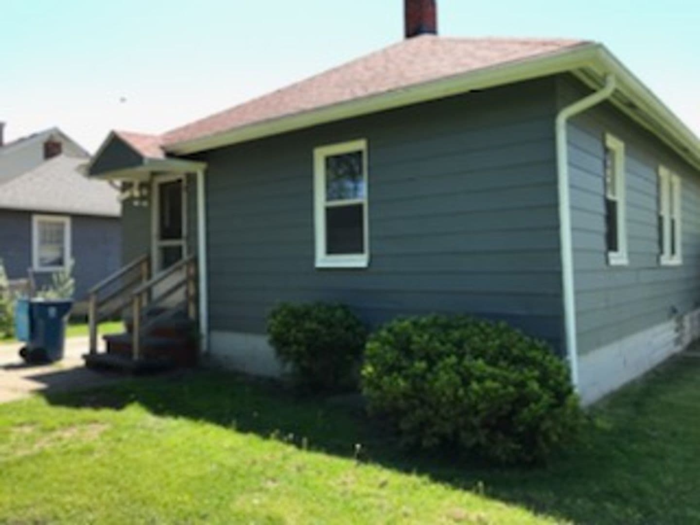 Lorain House: 922 W 19th