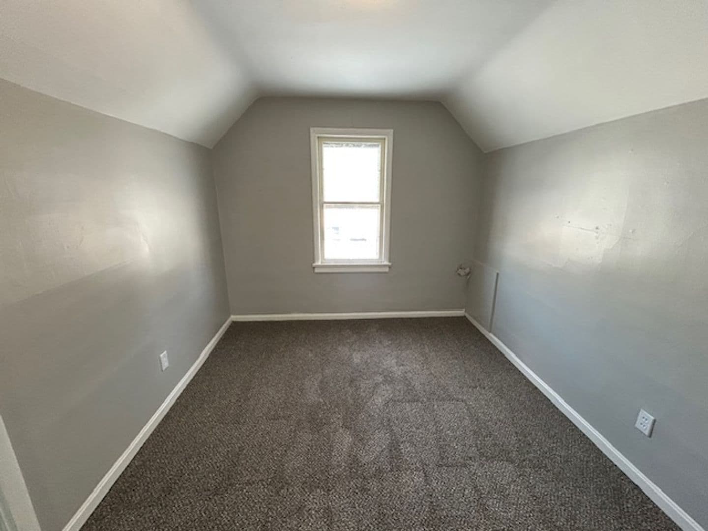 Lorain House: 939 W 22nd Street