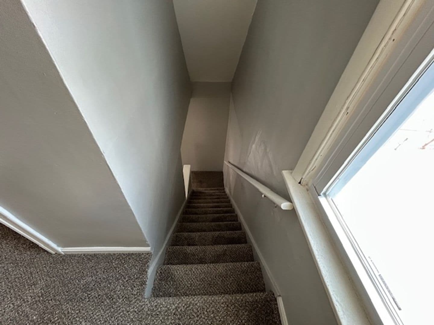 Lorain House: 939 W 22nd Street