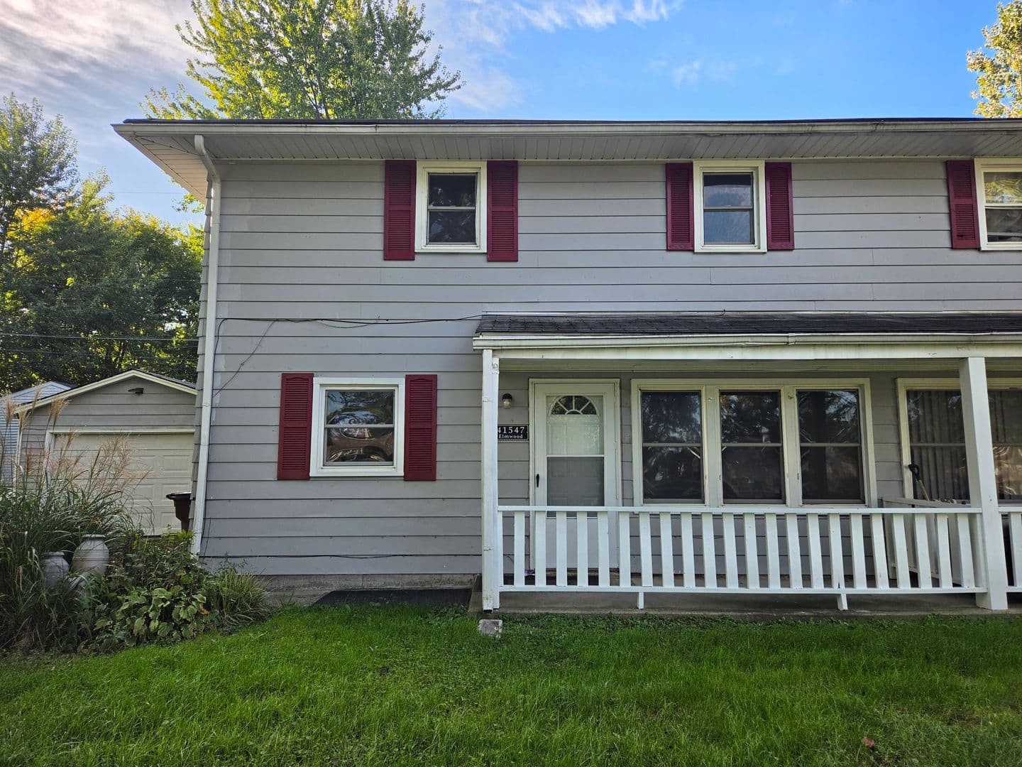 Elyria Apartment: 41547 - 41549 Elmwood St