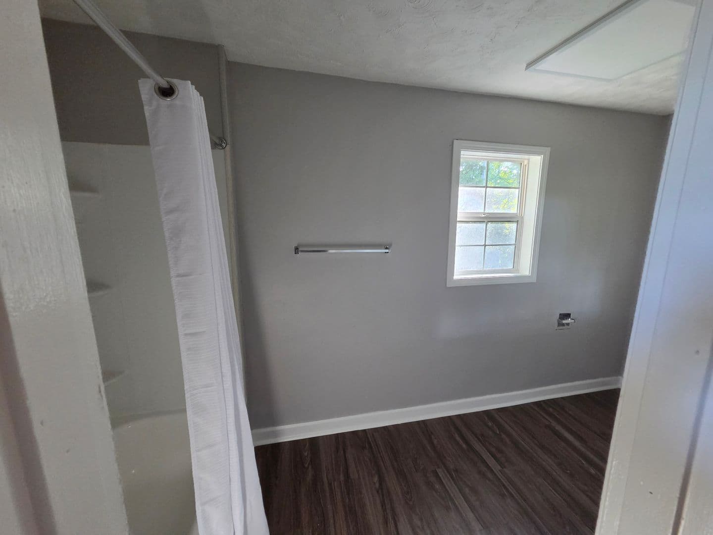Elyria Apartment: 41547 - 41549 Elmwood St
