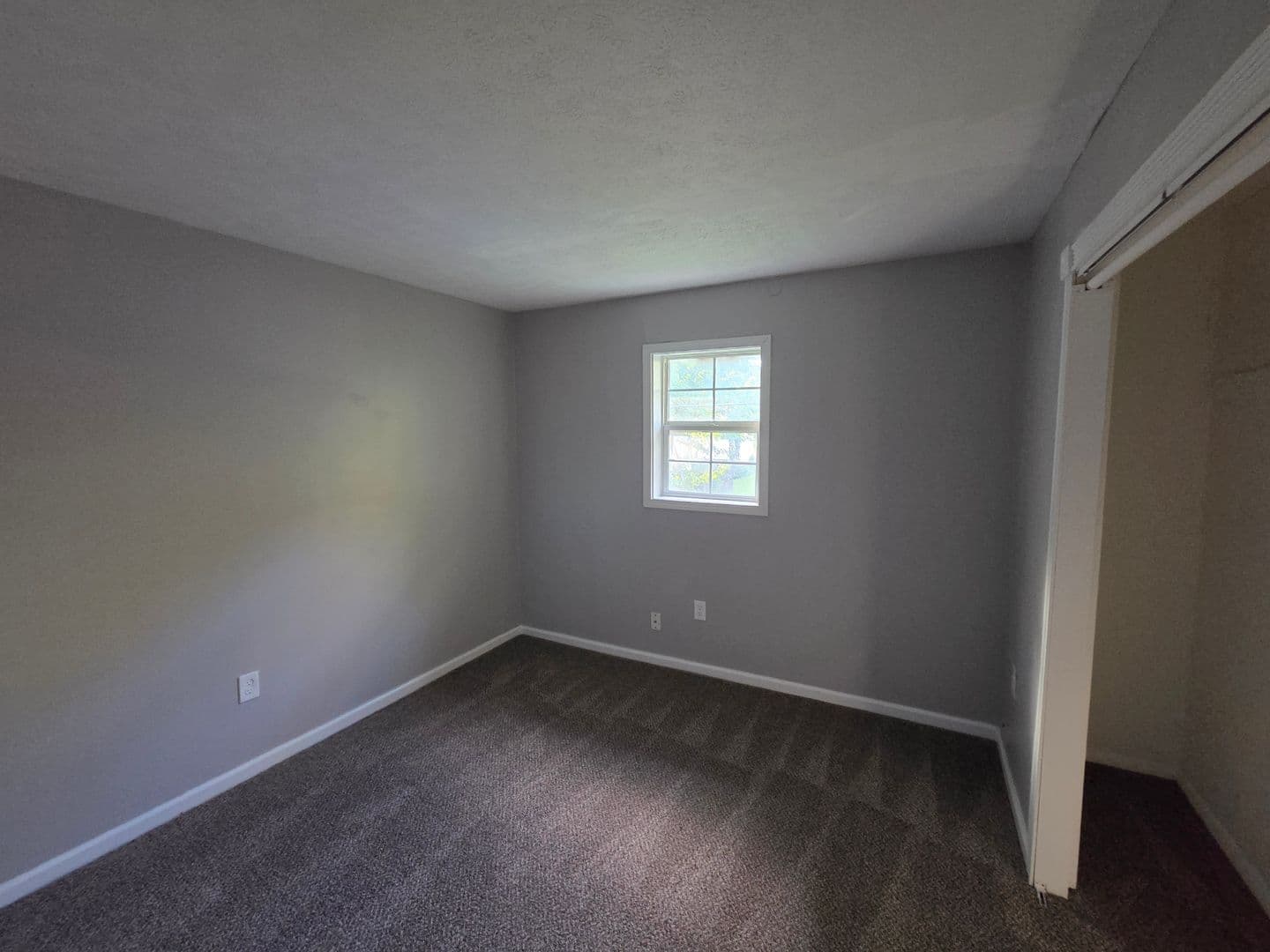 Elyria Apartment: 41547 - 41549 Elmwood St